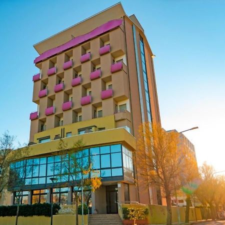 Hotel Atlantic Vista Mare Pesaro Eksteriør bilde