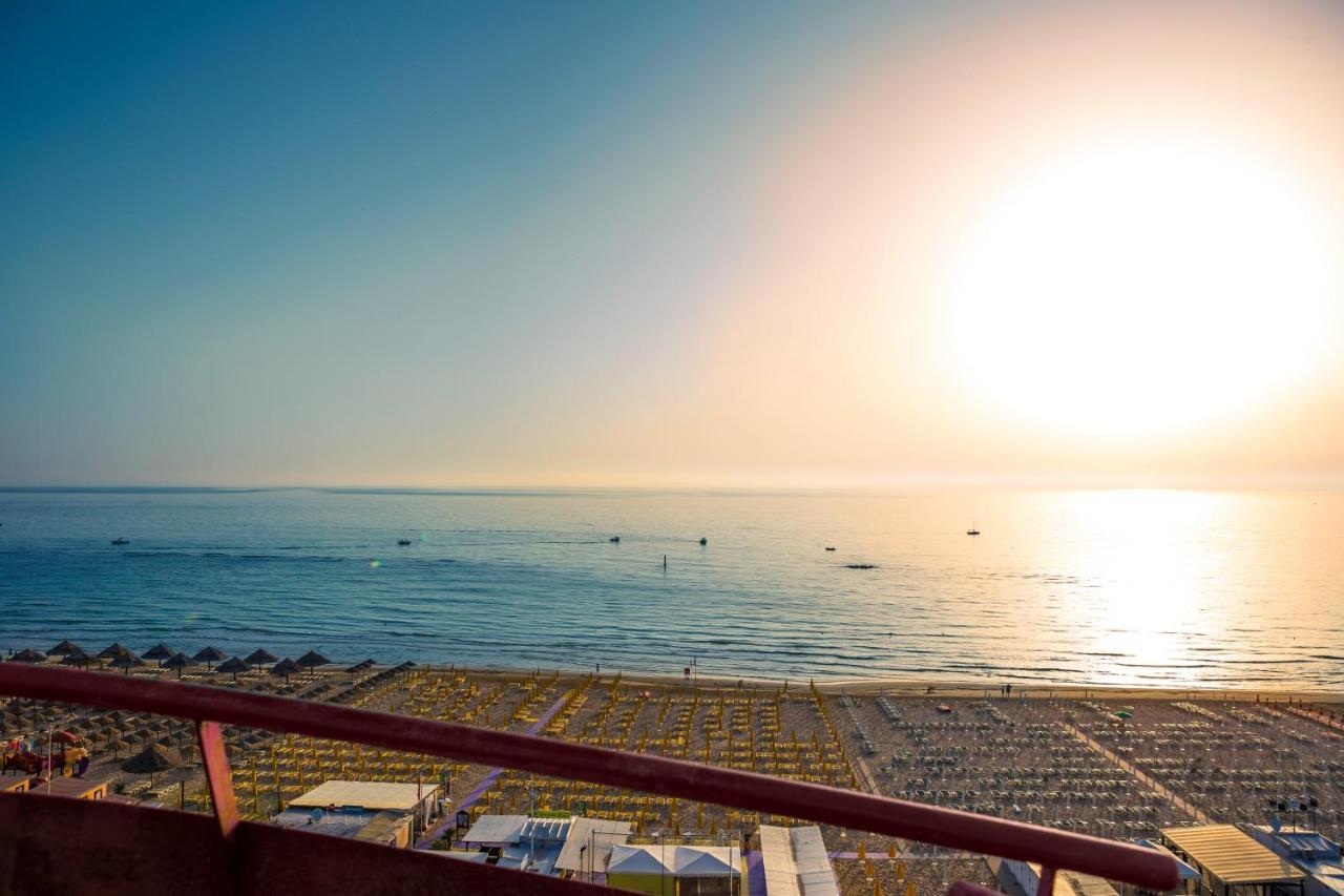 Hotel Atlantic Vista Mare Pesaro Eksteriør bilde