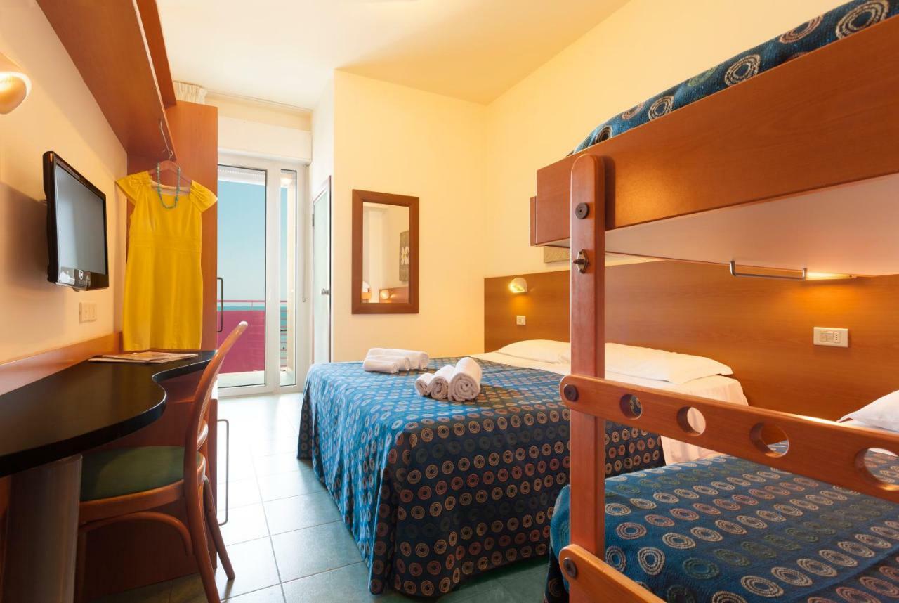 Hotel Atlantic Vista Mare Pesaro Eksteriør bilde