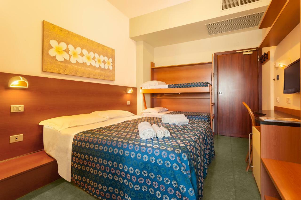 Hotel Atlantic Vista Mare Pesaro Eksteriør bilde