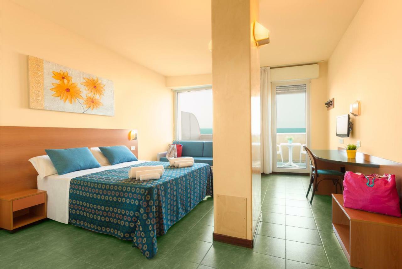 Hotel Atlantic Vista Mare Pesaro Eksteriør bilde