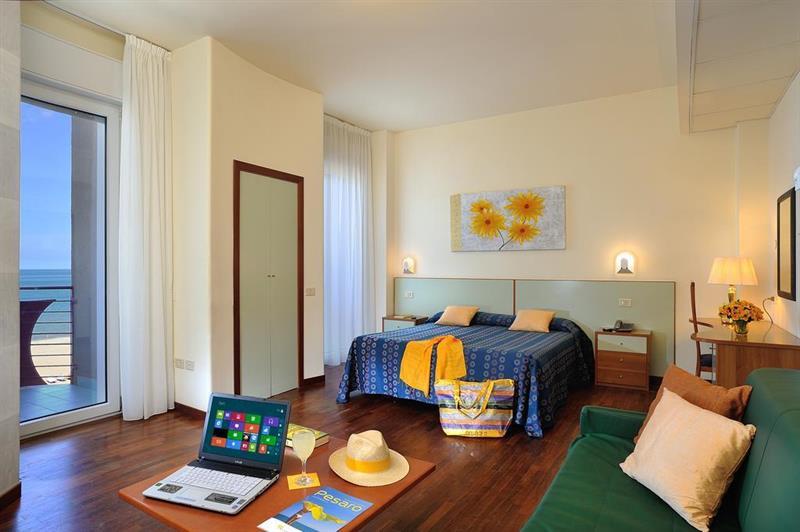 Hotel Atlantic Vista Mare Pesaro Eksteriør bilde