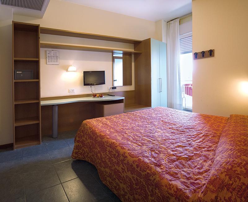 Hotel Atlantic Vista Mare Pesaro Eksteriør bilde